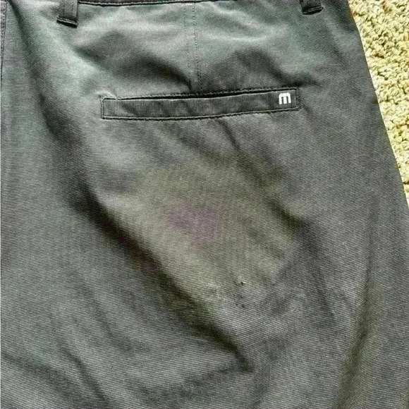 Travis Mathew Black Golf Athleisure Shorts Size 36 10” Inseam - Picture 4 of 4